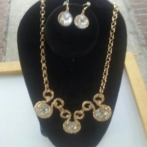 Necklace and earrings set